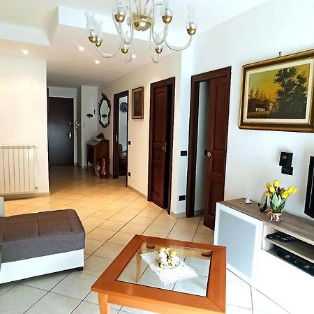Il Tulipano Apartment San Bartolomeo Al Mare Exterior foto