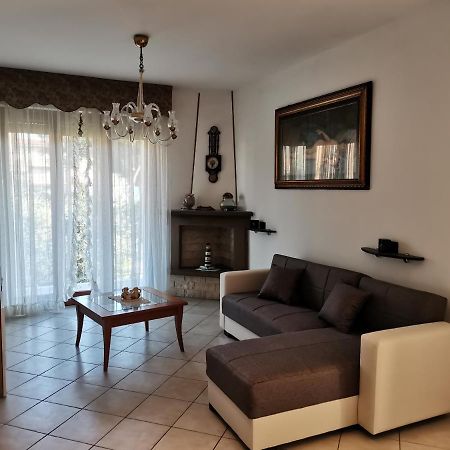 Il Tulipano Apartment San Bartolomeo Al Mare Exterior foto