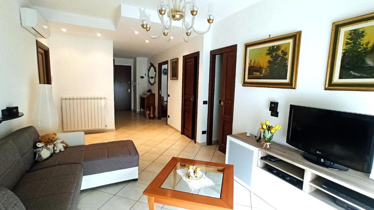 Il Tulipano Apartment San Bartolomeo Al Mare Exterior foto