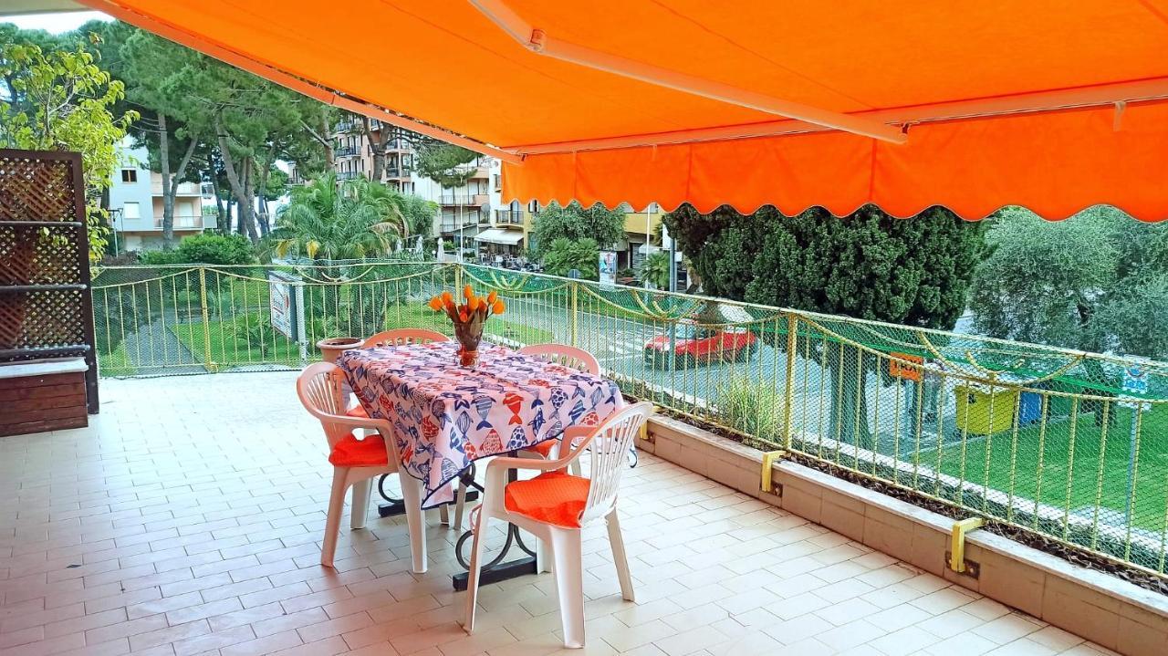 Il Tulipano Apartment San Bartolomeo Al Mare Exterior foto