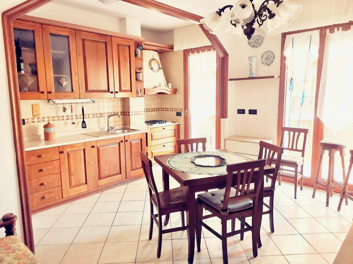 Il Tulipano Apartment San Bartolomeo Al Mare Exterior foto