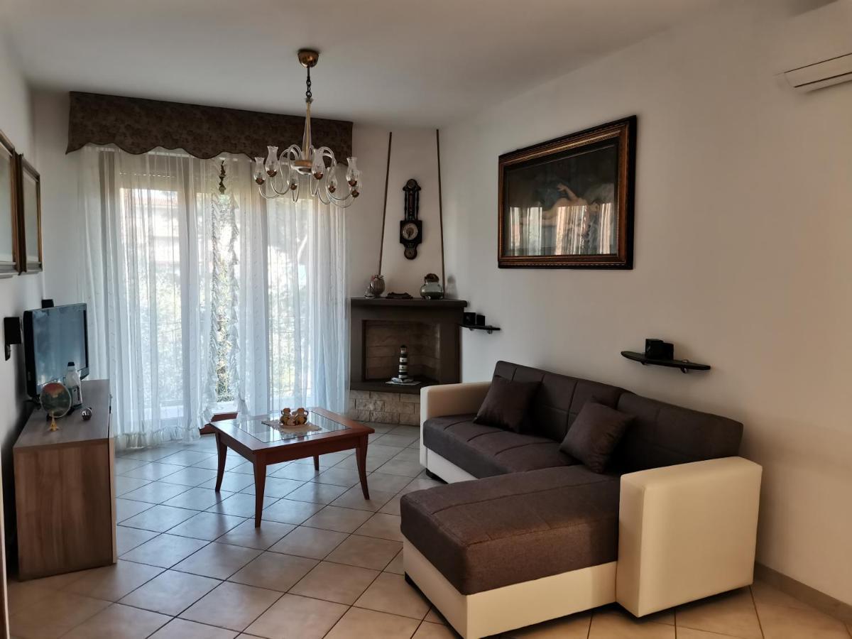 Il Tulipano Apartment San Bartolomeo Al Mare Exterior foto